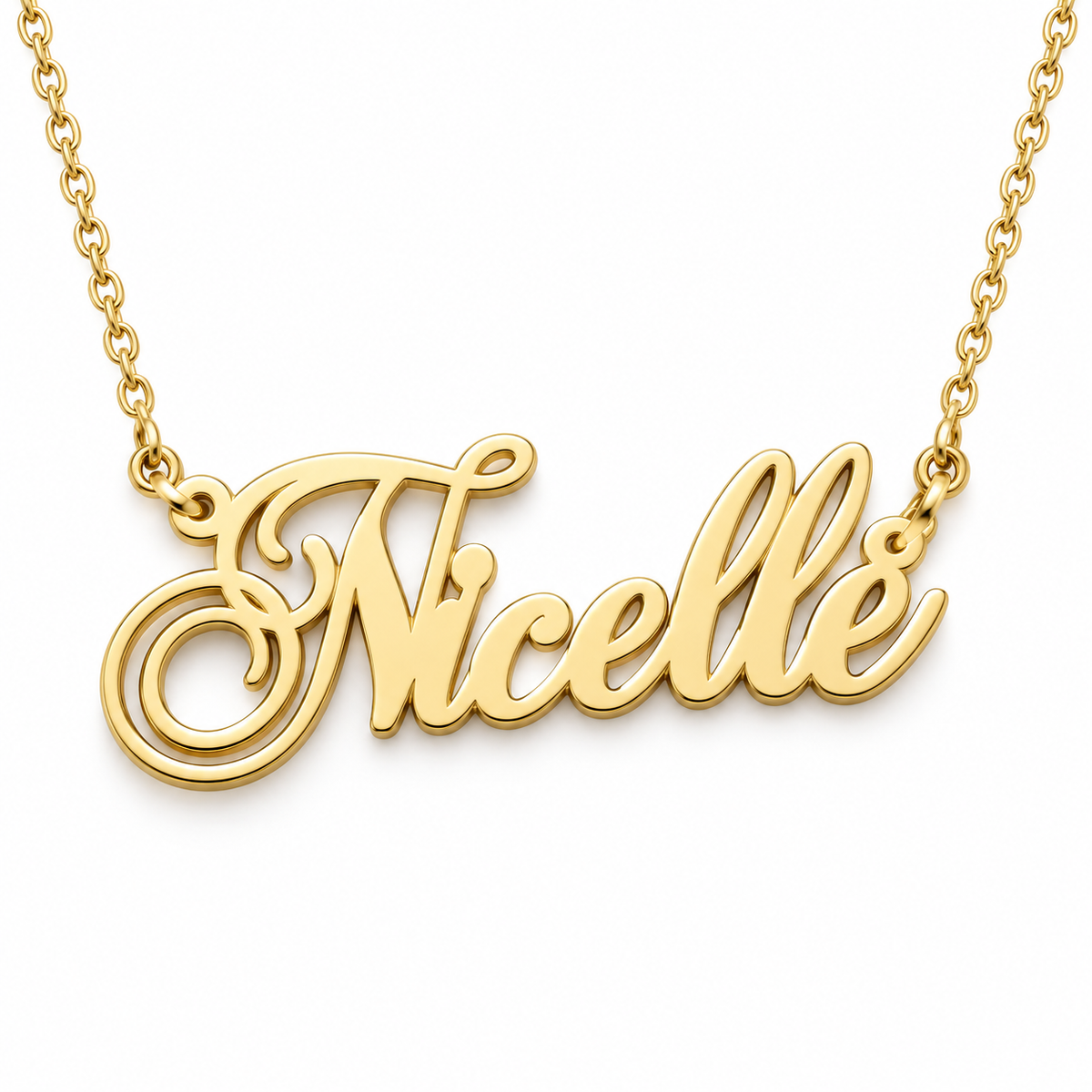 Collier NICELLE doré personnalisé avec prénom en écriture élégante sur fond blanc
