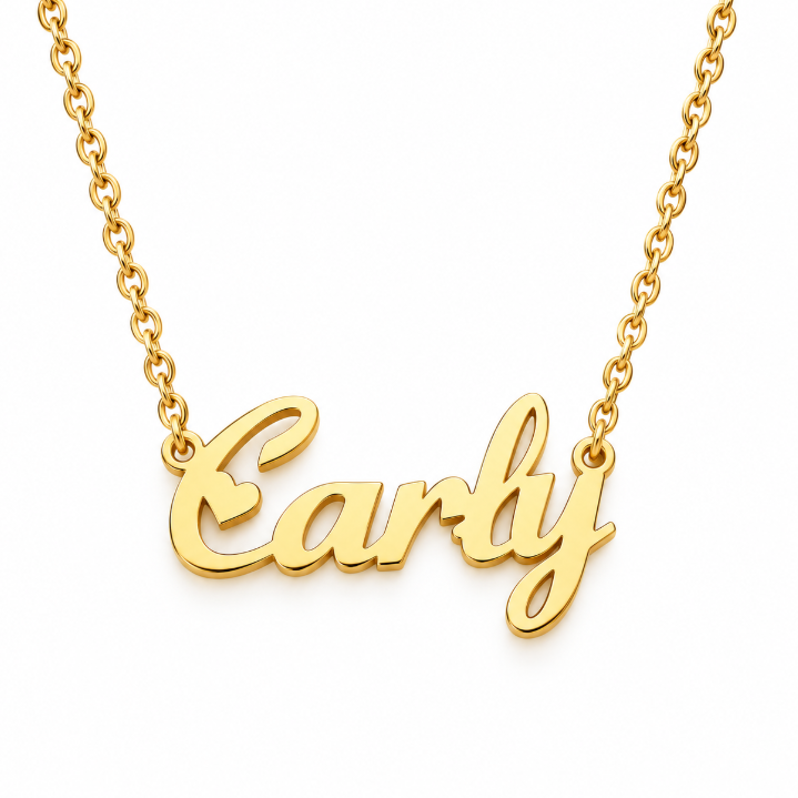 Collier prénom personnalisé enfant avec petit cœur – modèle mixte doré carly fond blanc