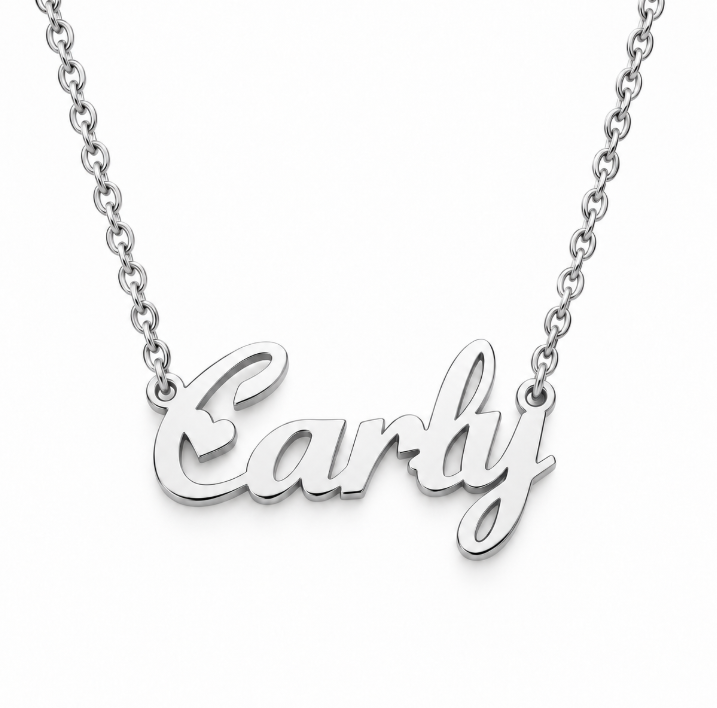 Collier prénom personnalisé enfant avec petit cœur – modèle mixte argenté carly fond blanc