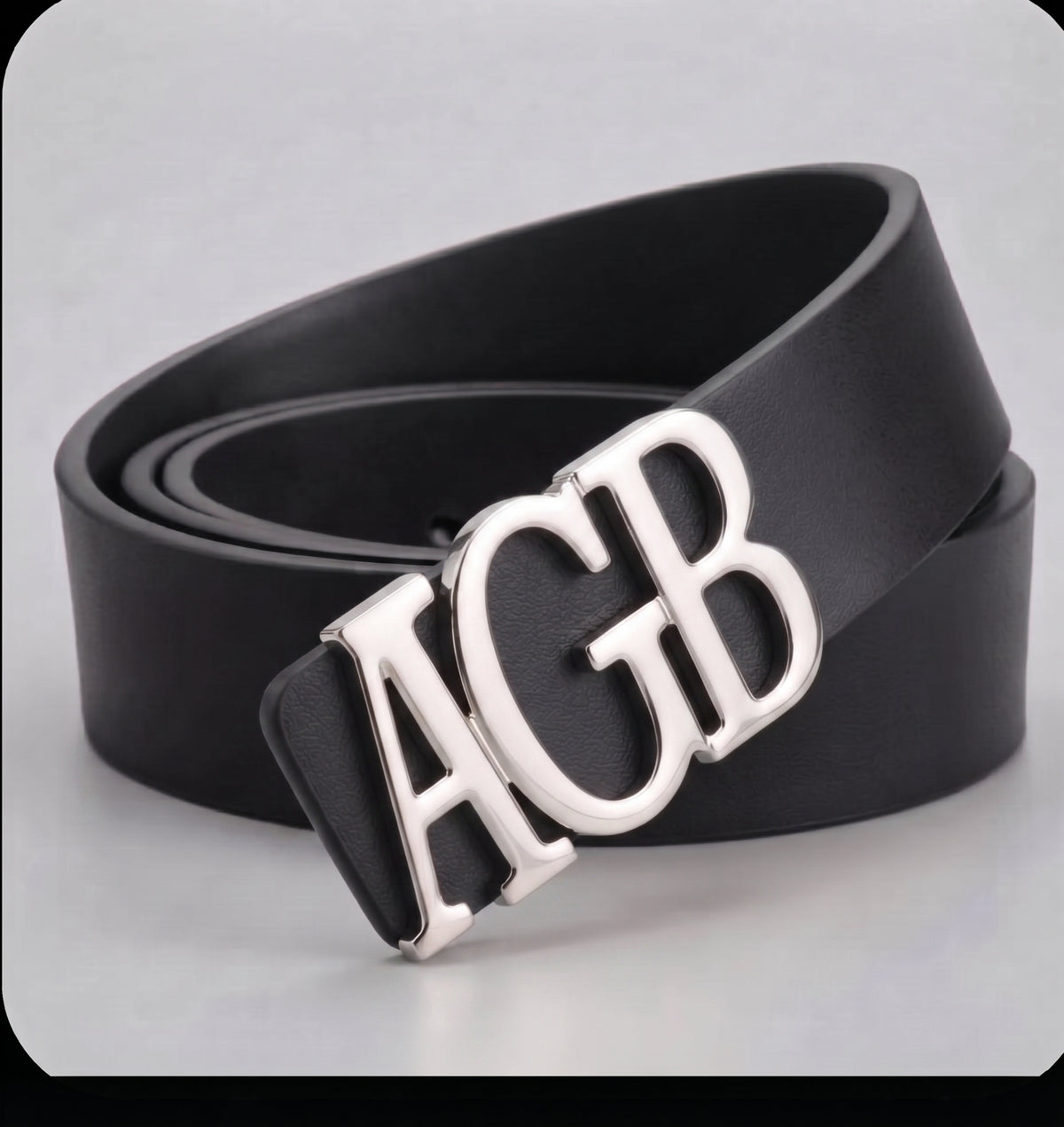 Ceinture IDENTITÉ NOIRE personnalisée avec les initiales AGB et boucle argenté