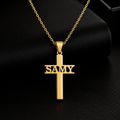 Collier croix avec prénom personnalisé enfant – modèle REPÈRE fond noir doré