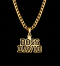 Collier DAVID doré personnalisé avec le texte Boss David et motif couronne fond noir