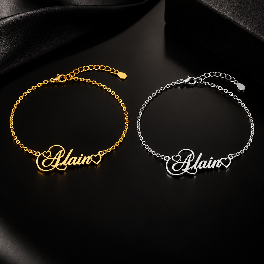 Chaîne de cheville MON AMOUR dorée et argenté personnalisée avec prénom Alain et petits cœurs FOND NOIR