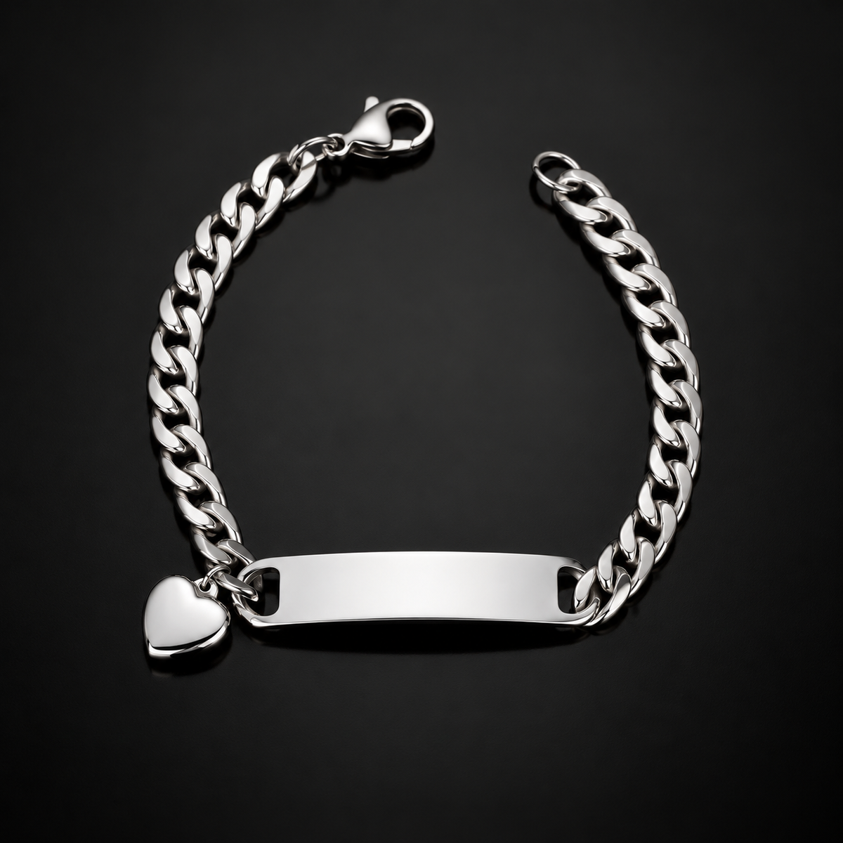 Bracelet CŒUR DE MAMAN argenté personnalisé avec prénom Amelie et pendentif cœur fond noir