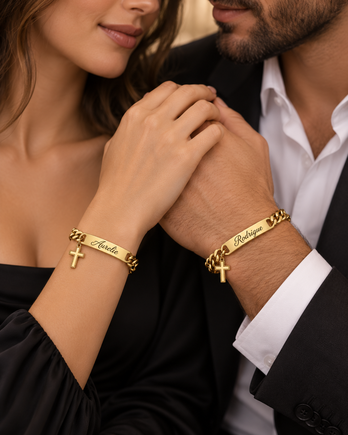 Bracelets croix ALLIANCE personnalisés portés par une femme et un homme
