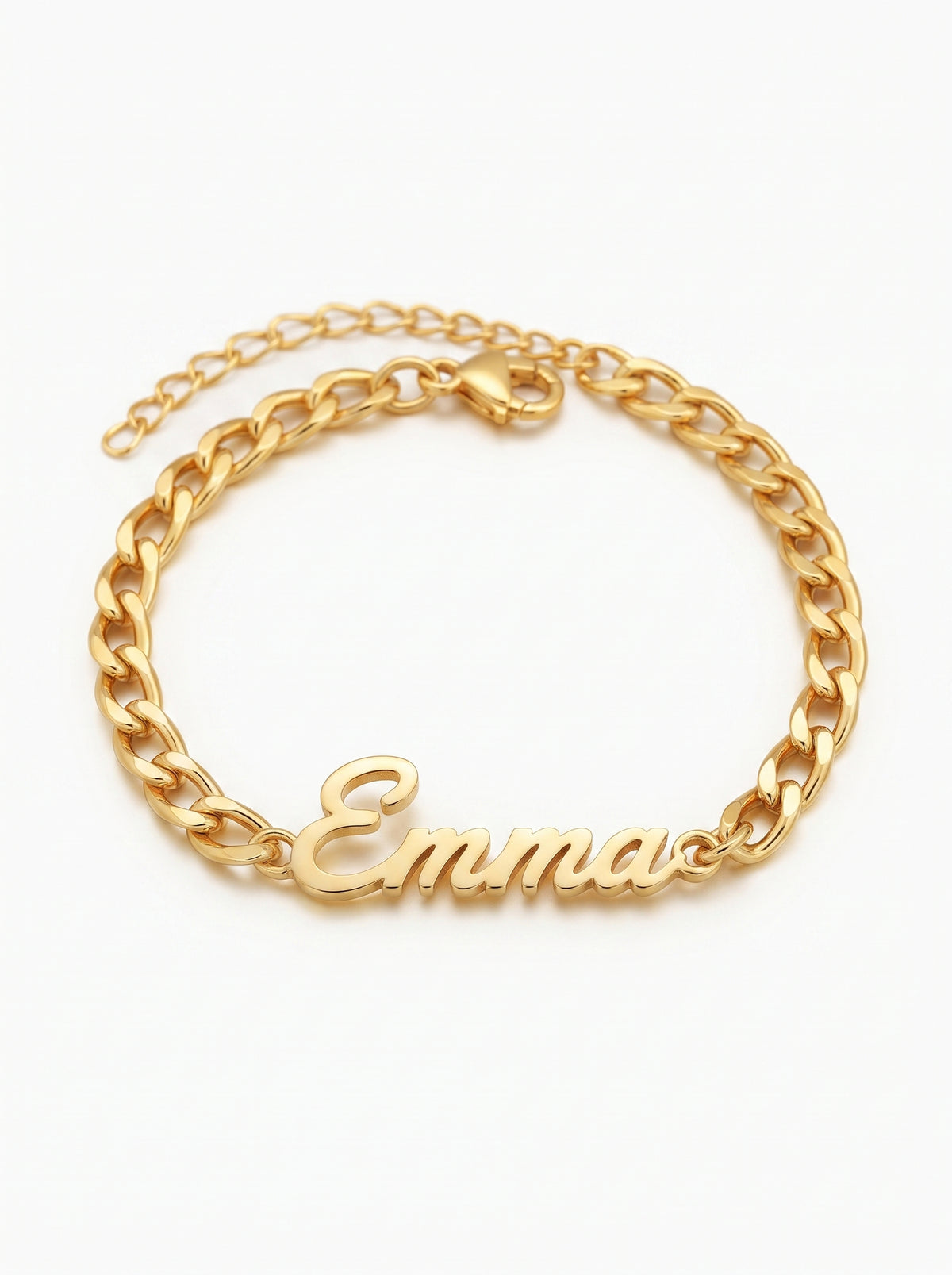 Bracelet prénom personnalisé modèle Emma doré sur fond blanc