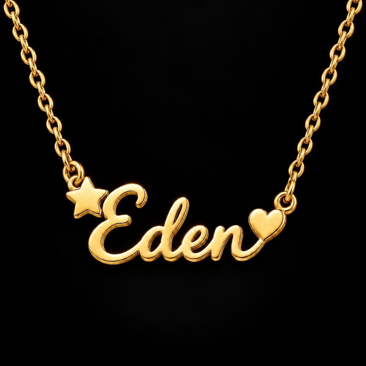 Collier prénom personnalisé enfant avec étoile et cœur – TRÉSOR fond noir doré