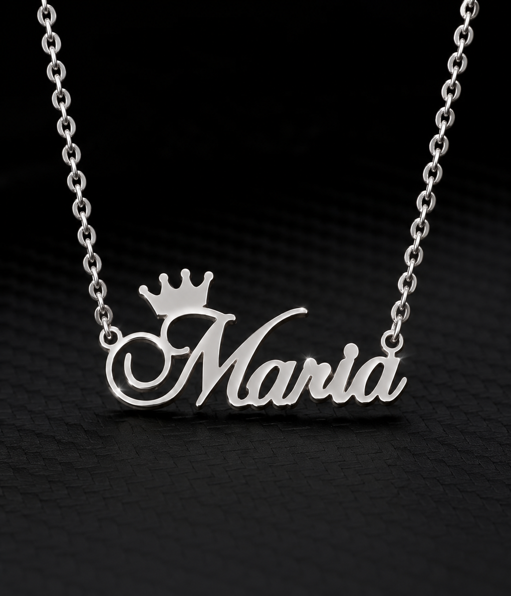 Collier prénom personnalisé fille avec couronne – PRINCESSE modèle Maria fond noir argenté