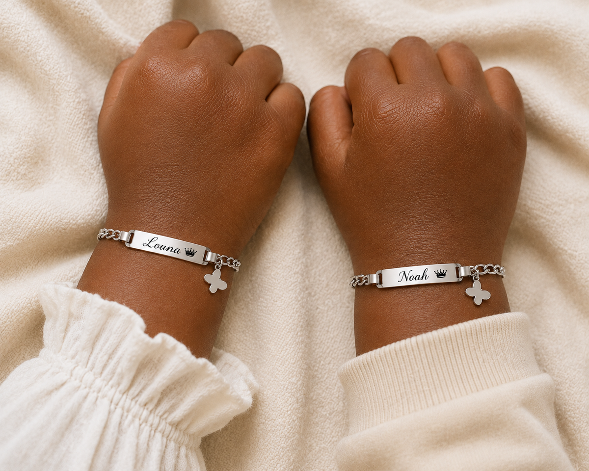 Bracelets prénom personnalisés enfant avec couronne et papillon – MERVEILLE PAPILLON porté