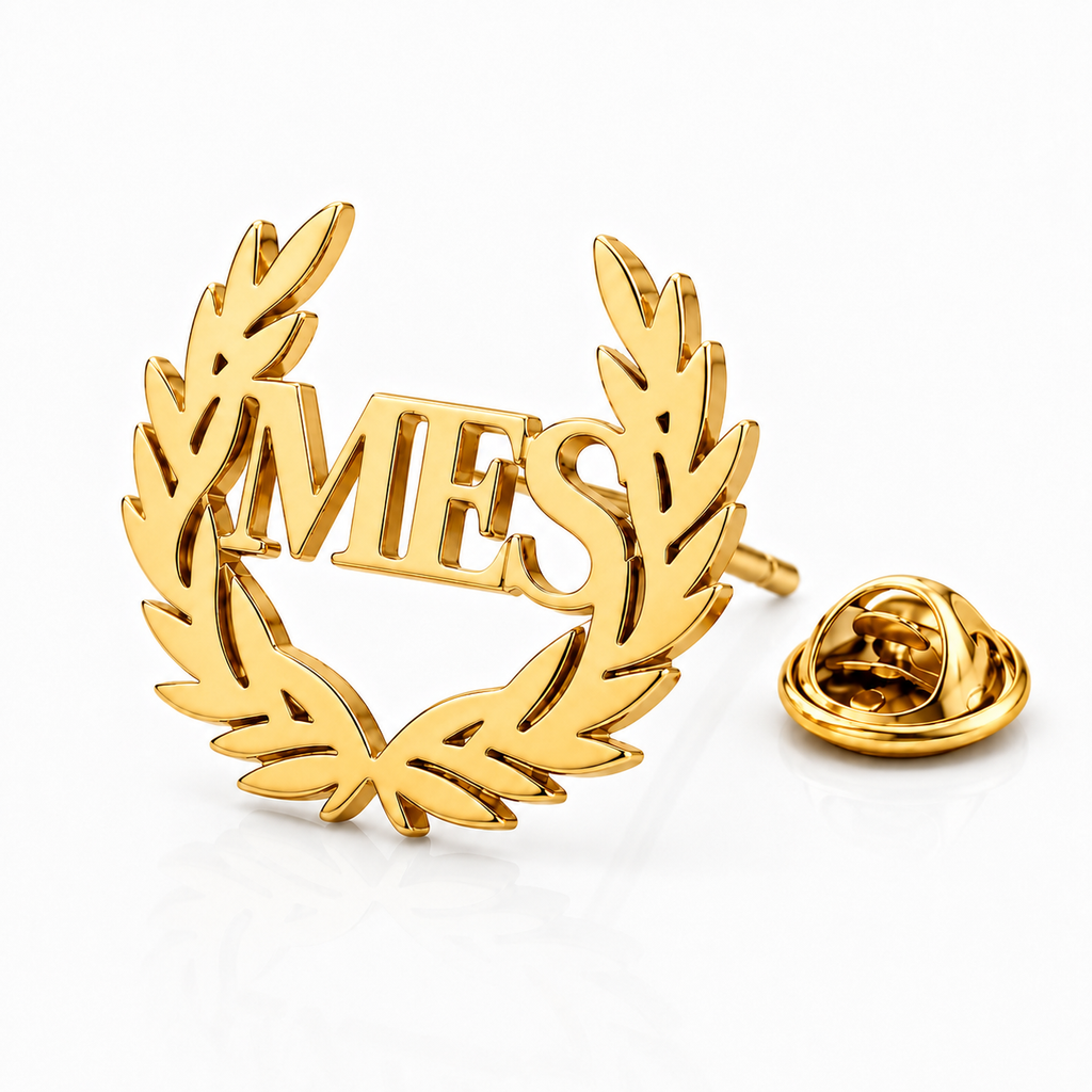 Pin’s LAURIER doré personnalisé avec les initiales MFS et couronne de laurier