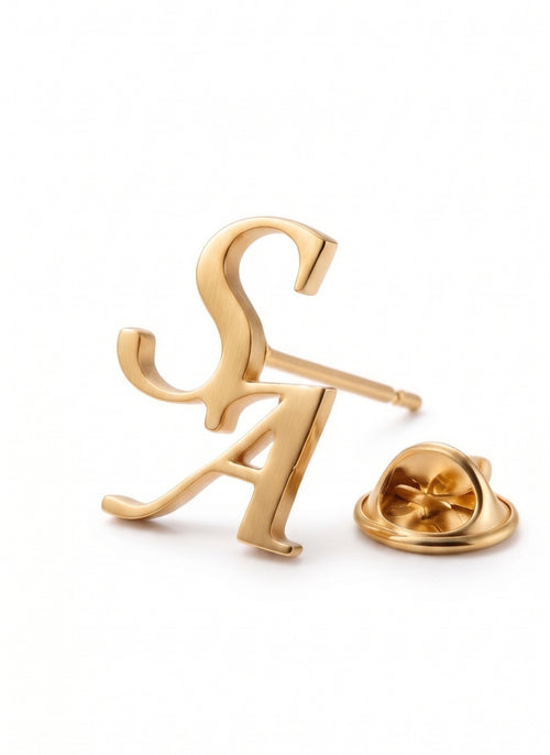 Pin’s ALLURE doré personnalisé avec prénom sur fond blanc